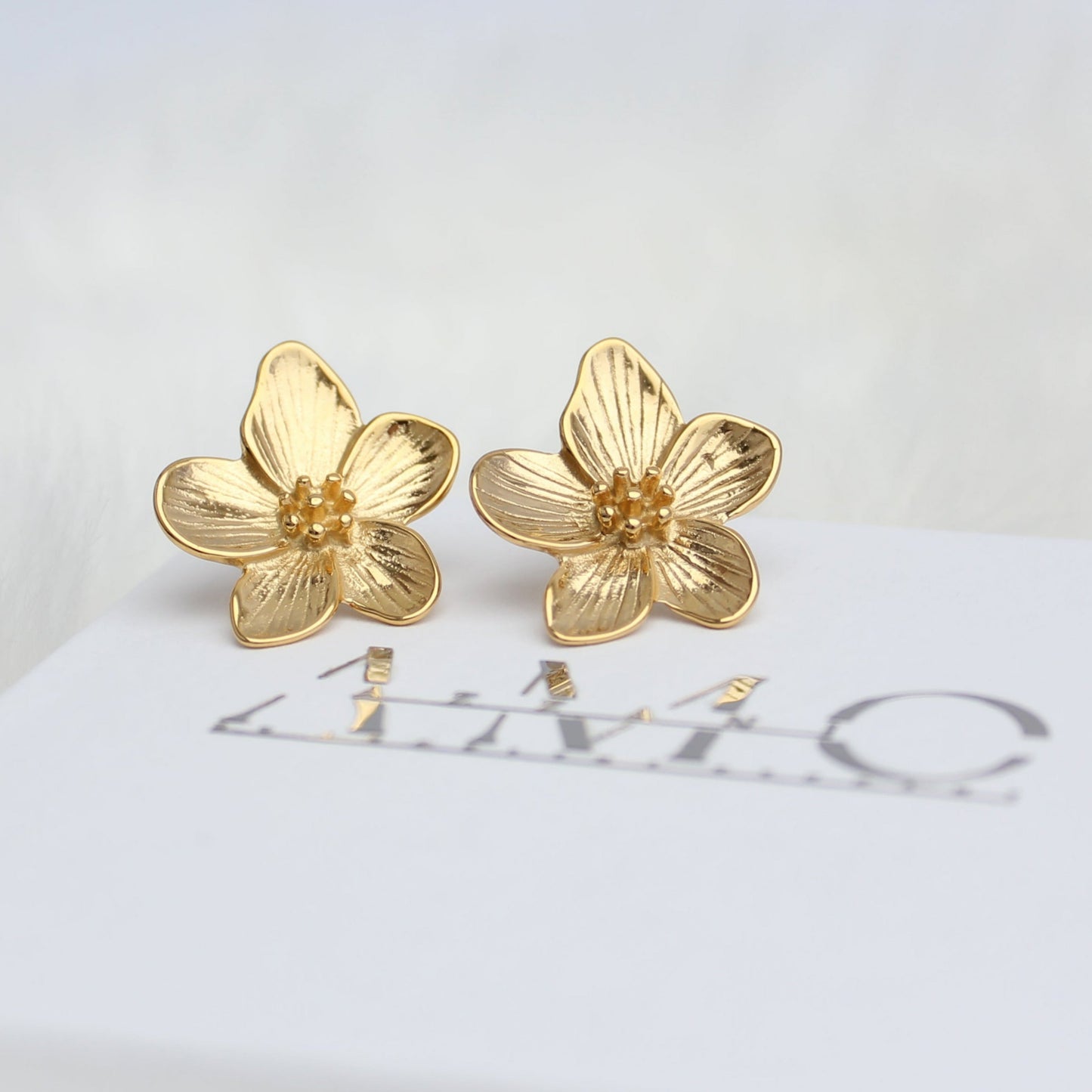 Fiora [Gold] - Edelstahl - 18 Karat Vergoldung